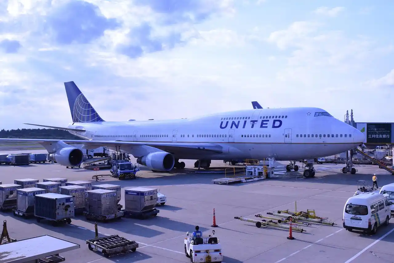 United Airlines Flight UA770 Emergency Diversion